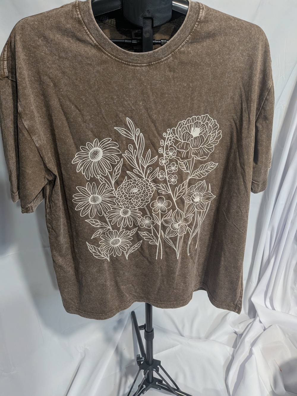 Women's Floral Graphic Tee - Brown